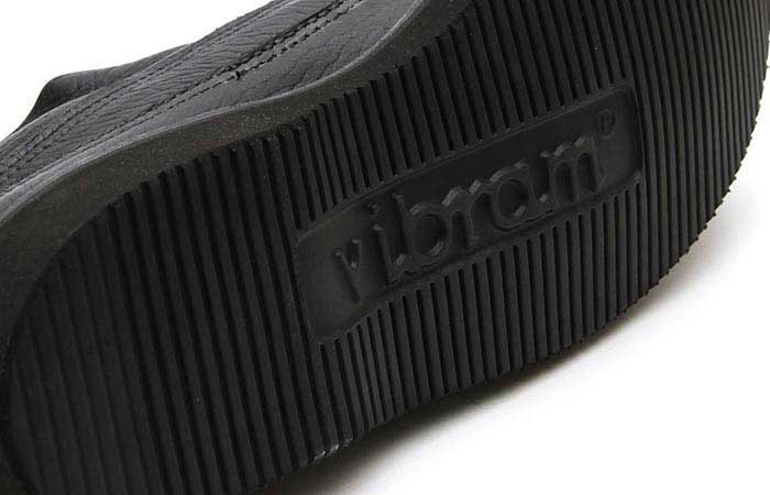 200-27W ALL BLACK WEATHER TUFF-GOLD EYELETの靴底写真