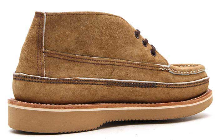 200-27W TAN LARAMIE SUEDE-BROWN EYELETの斜め後方からの写真