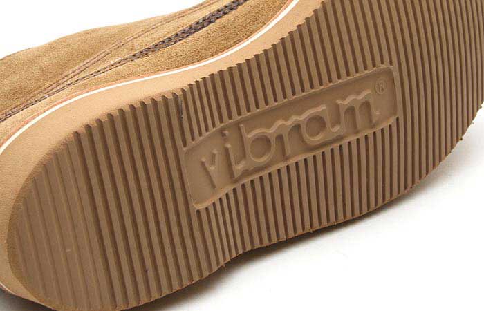 200-27W TAN LARAMIE SUEDE-BROWN EYELETの靴底写真